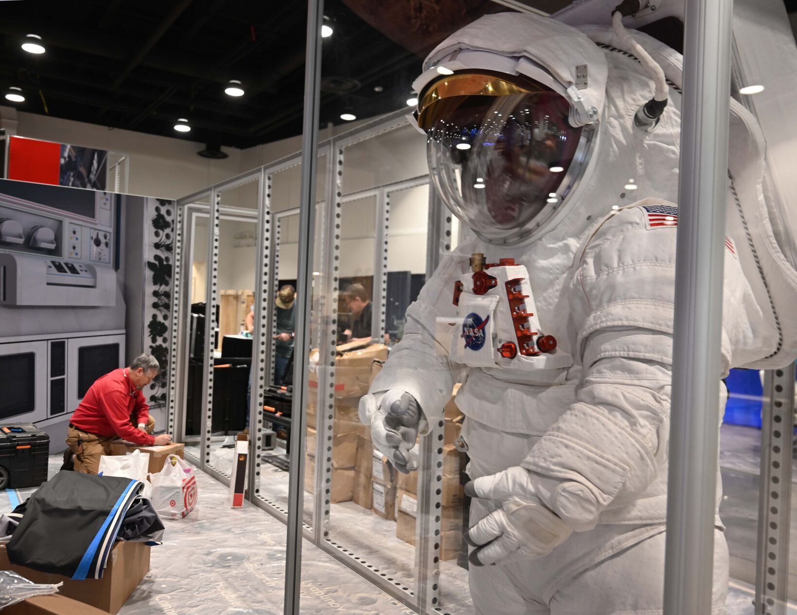 040422-news-space 10.JPG